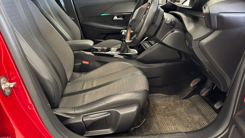 Peugeot 208 1.2 PureTech 100 Allure 5dr Petrol Hatchback